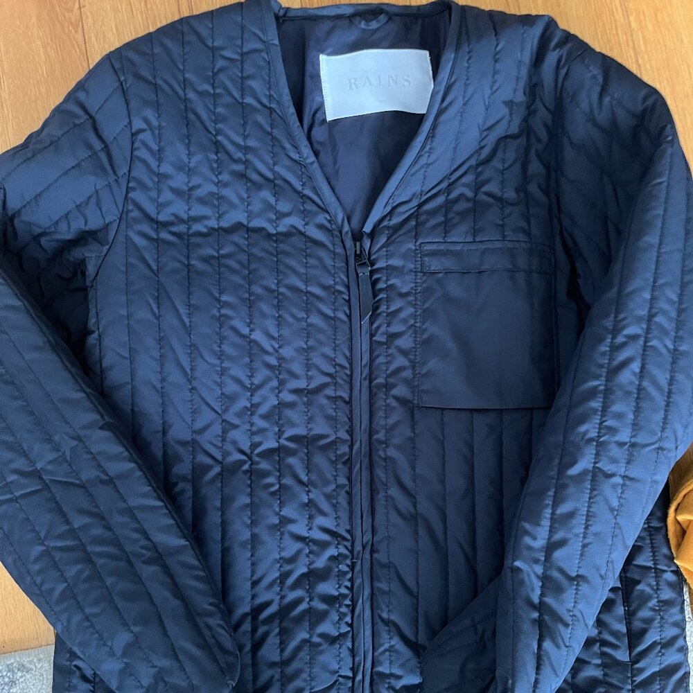 RAINS quilted liner navy S/M EUC